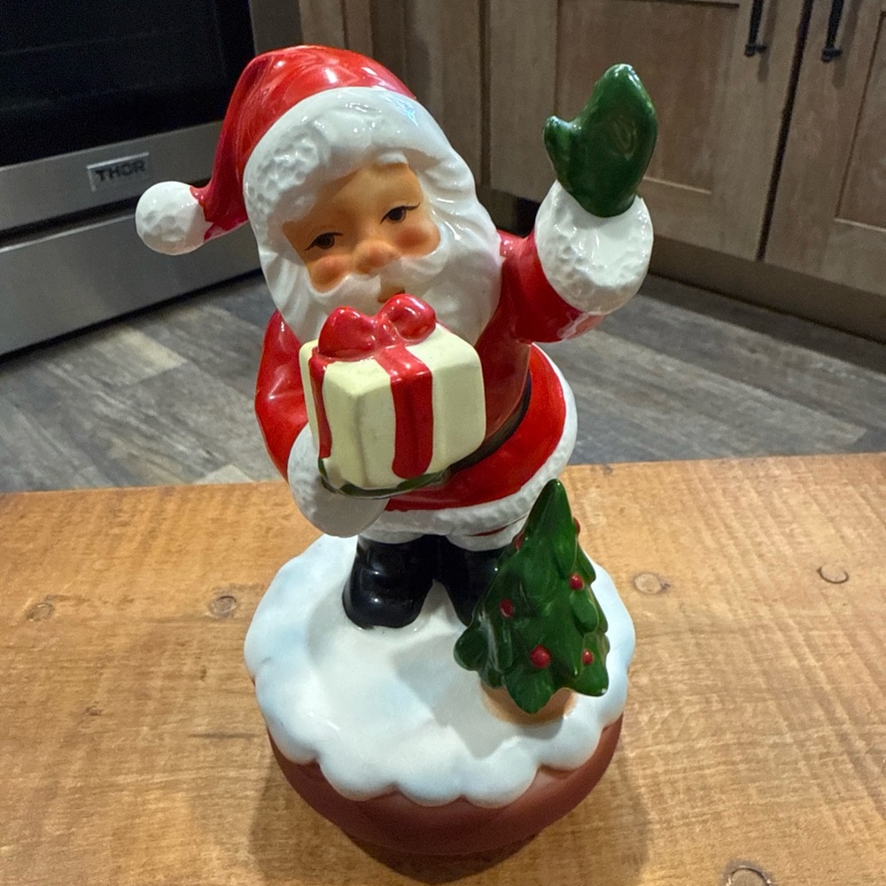 Japan Santa Clause Wind up Musical Box. Santa Clause is coming to town. Works